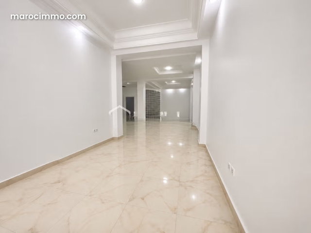Local commercial de 100 m² à Casablanca — 3