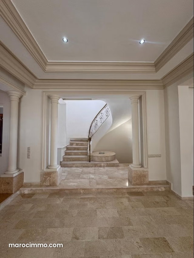 Villa à louer jbel kbir — 2