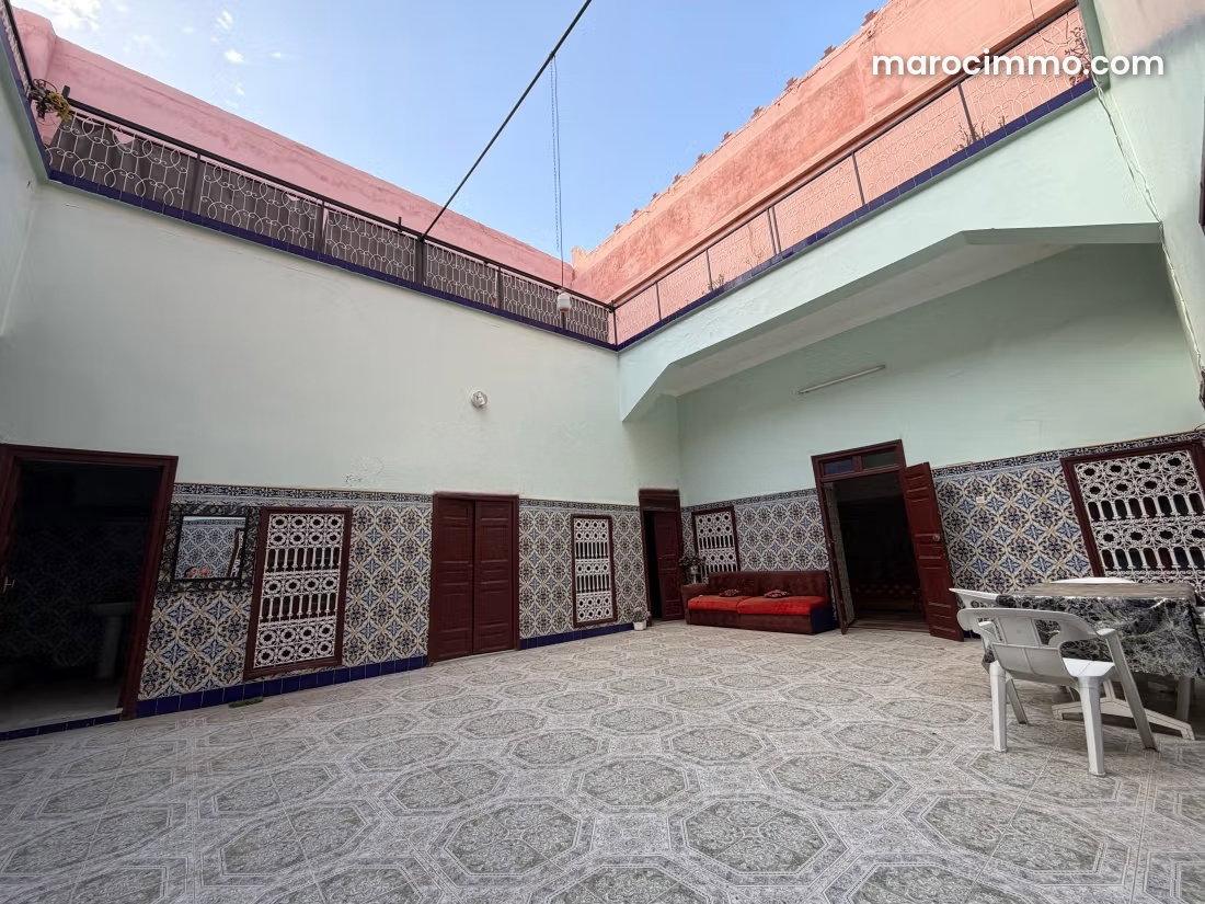 House to Renovate in Bab Ghmat, Marrakech, with Strong Potential — Marrakesh
