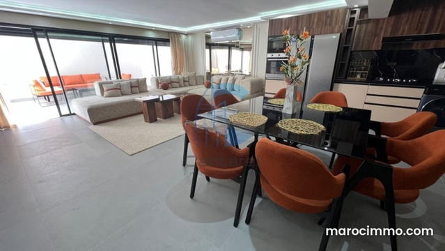 Appartement duplex 3 chambres meublé avec terrasse au rdc à louer victor hugo marrakech — Marrakech