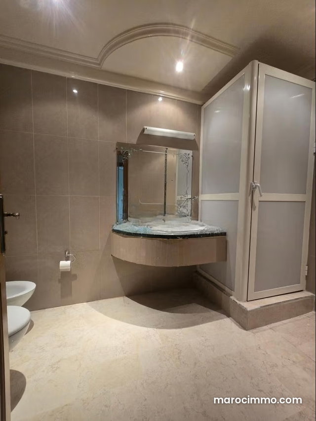 Bourgogne, à vendre appartement haut standing de 3 chambres — 4