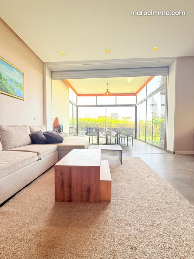 Rez de jardin avec piscine résidence vert marina — 2