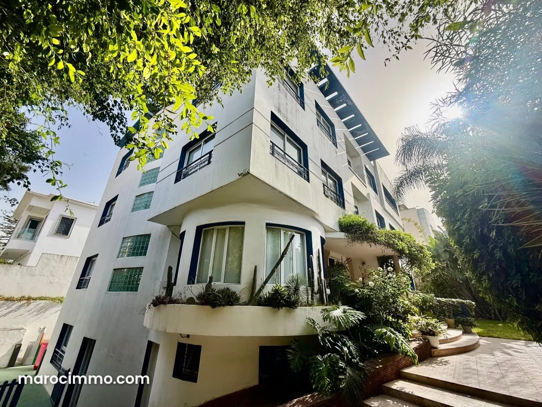 900 sqm Office Building in Oasis, Casablanca, Entire High-End Property — Casablanca