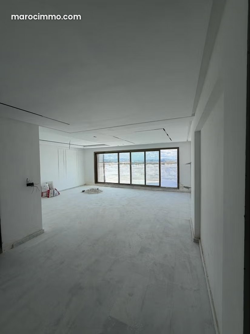 160 m² Apartment, Top Floor, Mountain Views, Iberia, Tangier — Tangier
