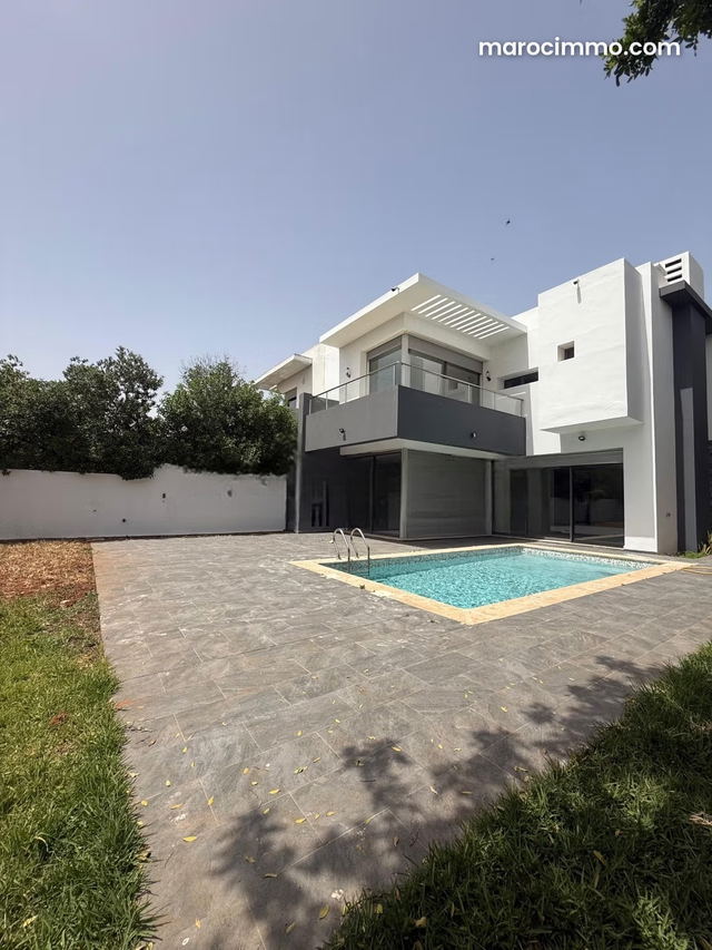 Villa moderne à louer Bouskoura Ville verte Prestigia — Bouskoura