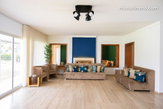 Villa de prestige de plain pied à louer – Souissi — 3