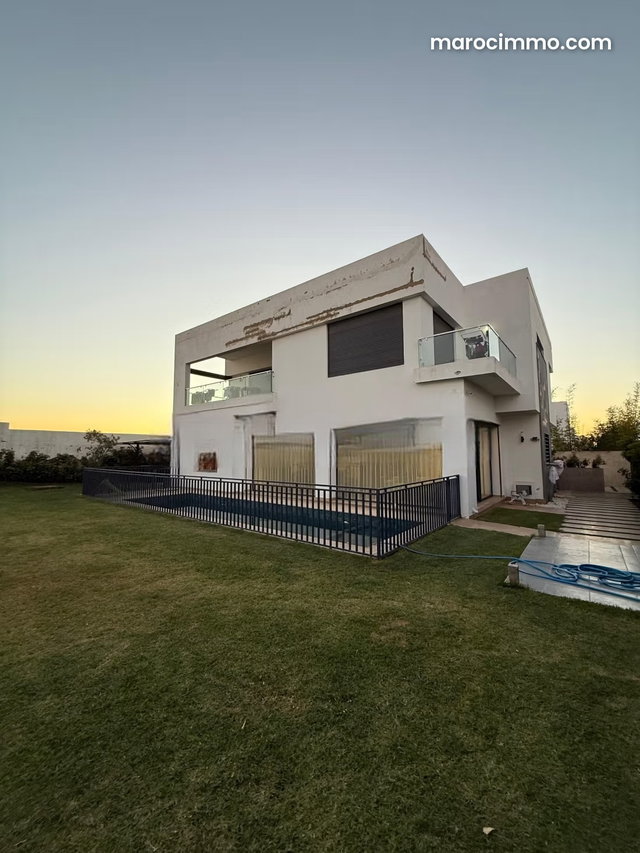Villa de standing à vendre – Bassin El Menzeh — 3