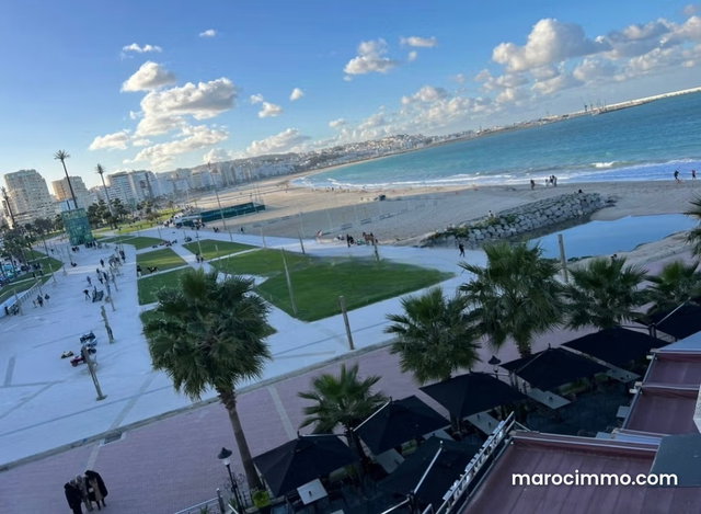 Très belle appartement 3 pièce en location vacance sur la corniche vue sur mer avec parking et wifi — 2