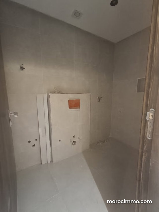 Superbe studio à vendre au quartier Victor Hugo. 2 pièces. Avec ascenseur et terrasse — 5