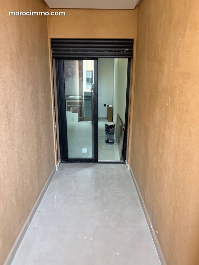 Superbe studio à vendre au quartier Victor Hugo. 2 pièces. Avec ascenseur et terrasse — 3