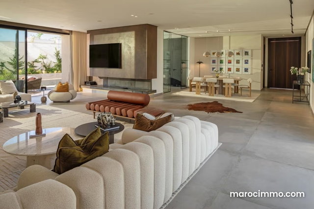 Luxury Villa for Sale on Ourika Road. 3 Beautiful Rooms. Central Heating and Solid Door — 4