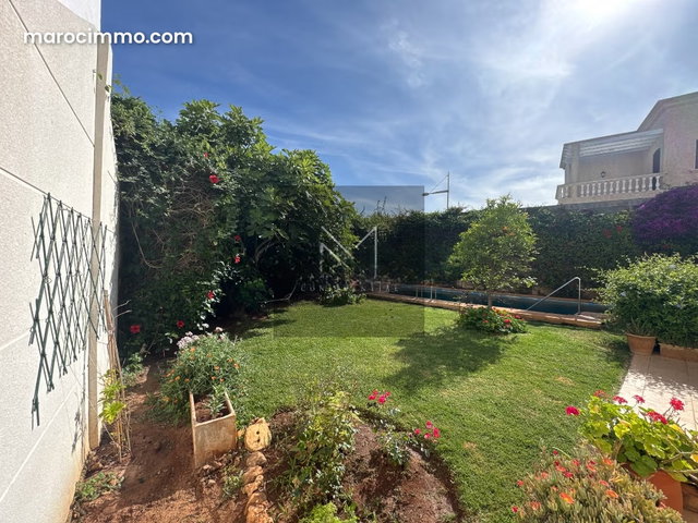 Dar Bouazza, Villa à Vendre avec piscine et jardin — 3