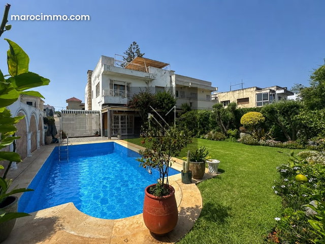 Villa de famille, Spacieuse avec piscine et jardin — 3
