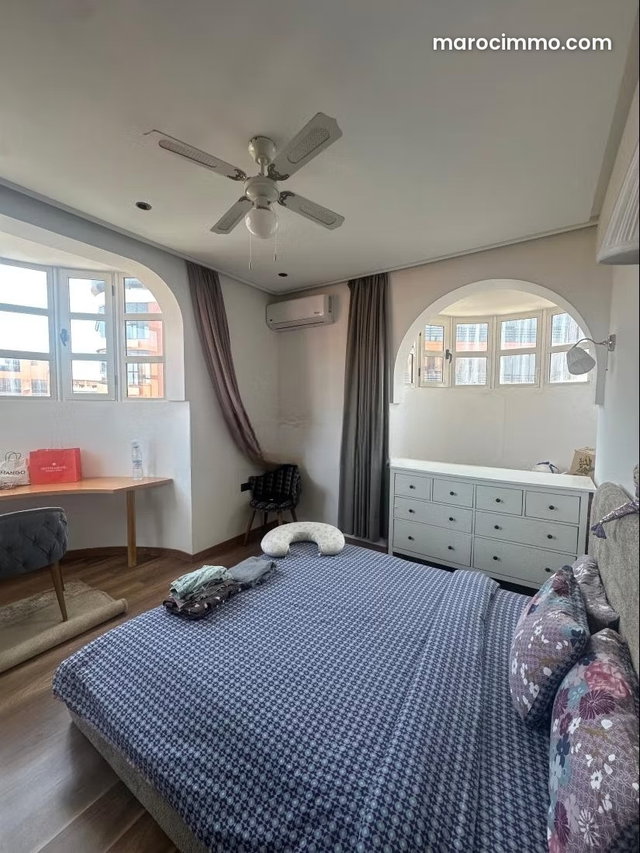In a building designed by Charles Boccara, magnificent fully renovated apartment with terrace — 4