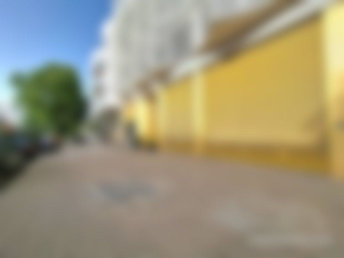 Local commercial 210 m² avec mezzanine à vendre à Oasis Casablanca