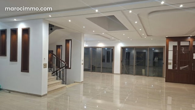 Luxury Villa for Sale in Harhoura with Pool and Jacuzzi — 2