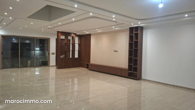 Luxury Villa for Sale in Harhoura with Pool and Jacuzzi — 3