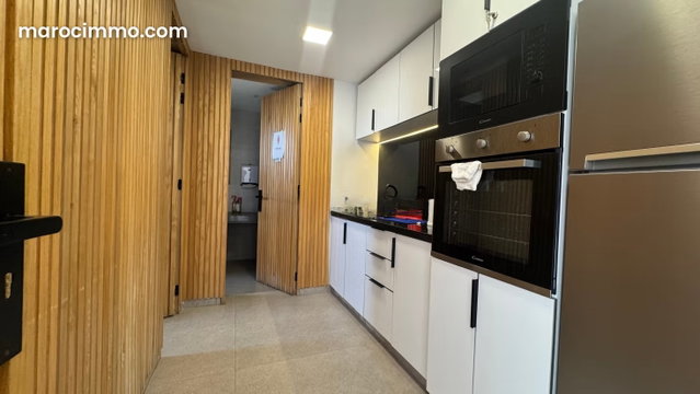 Office Space for Rent on El Jadida Road. Total Area 300 m², including 96 m² of Terrace. Elevator and Terrace — 3
