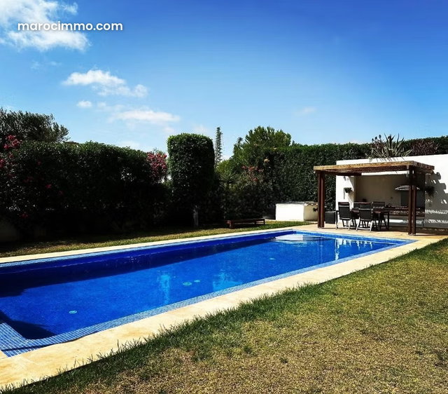 Somptueuse villa à vendre en résidence fermée à la ville verte — 2
