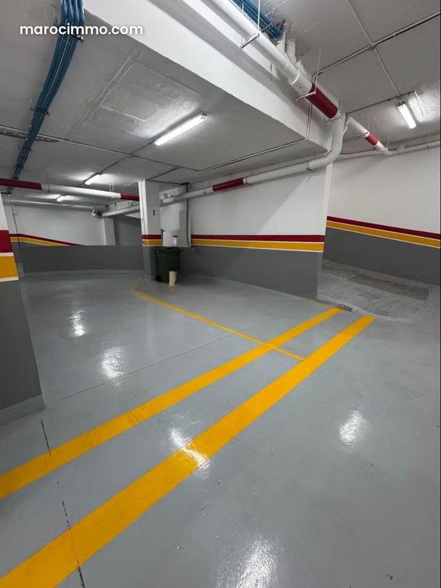 Vend appartement à Bourgogne Ouest. 1 Pièce. Antenne parabolique, résidence sécurisée — 2