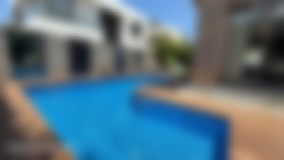 Villa 460 m² avec piscine et jardin à Dar Bouazza