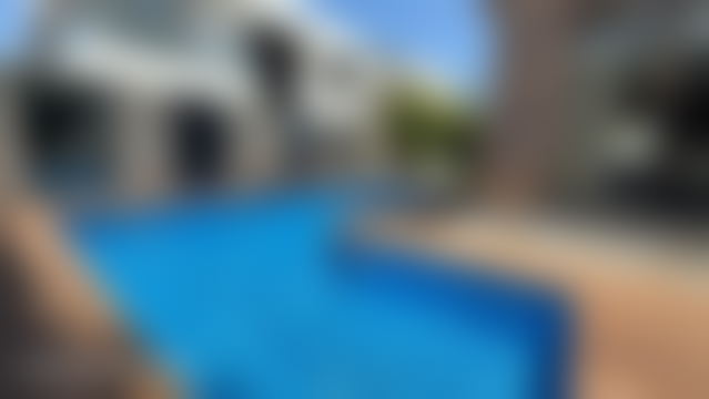 فيلا راقية مع مسبح وحديقة للبيع بدار بوعزة — دار بوعزة