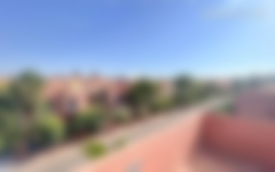 منزل مفروش مع مسبح للبيع بطريق الدار البيضاء مراكش