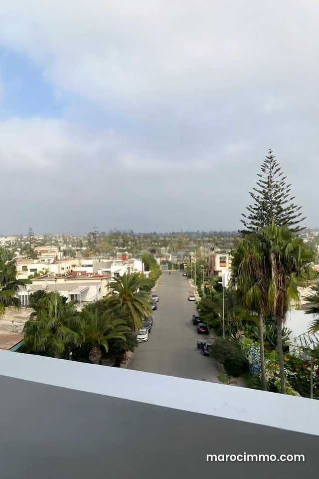 Studio meublé haut de gamme · vue villas · terrasse — 3