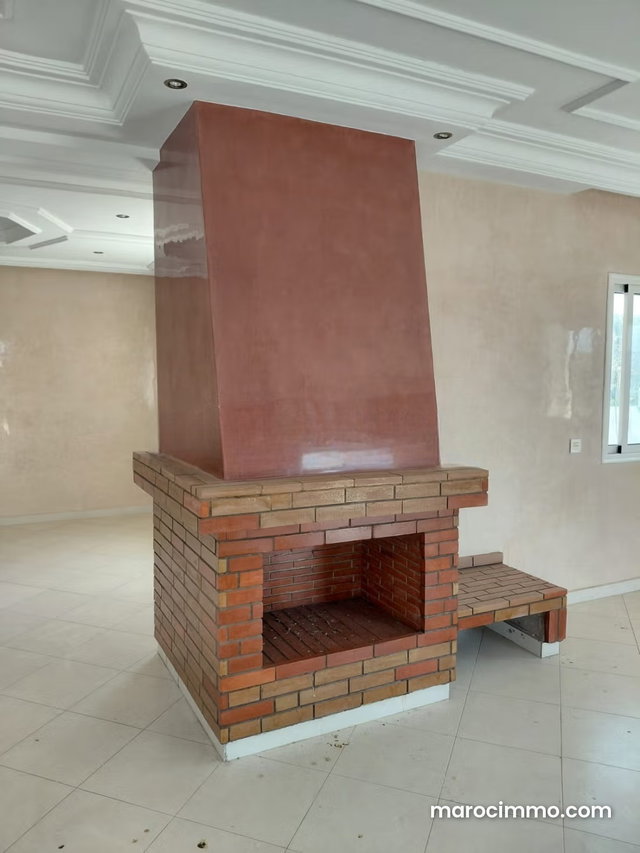 A saisir grande villa — 3