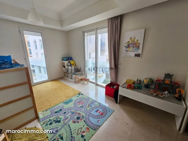 Duplex t4 vide de 300m²–3 suitesch. Perso — 2