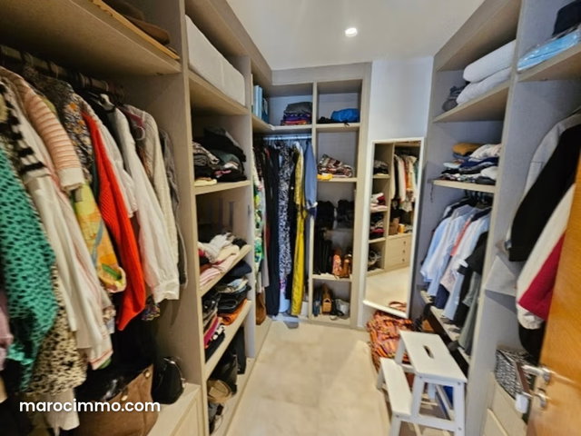 Duplex t4 vide de 300m²–3 suitesch. Perso — 4