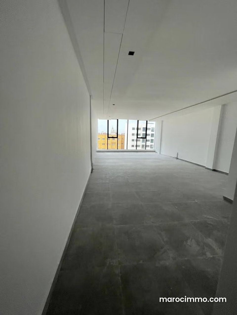 Bureau 58m² Bd Abdelmoumen 10000 dh