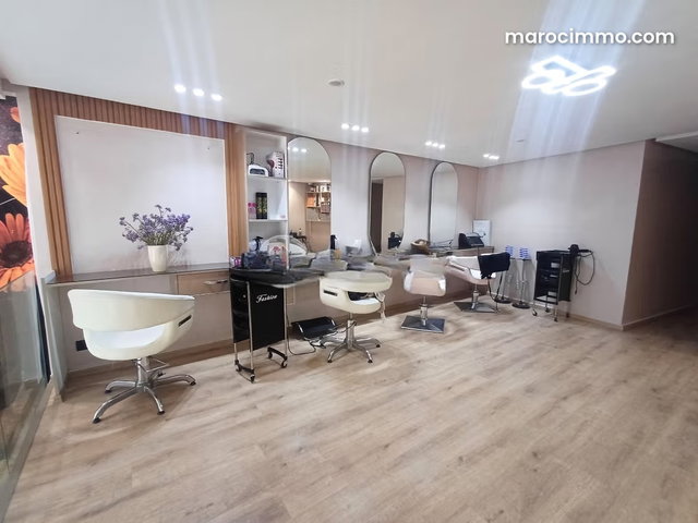 Commerce à vendre 111 m² Riyad Essalam Benslimane — 2