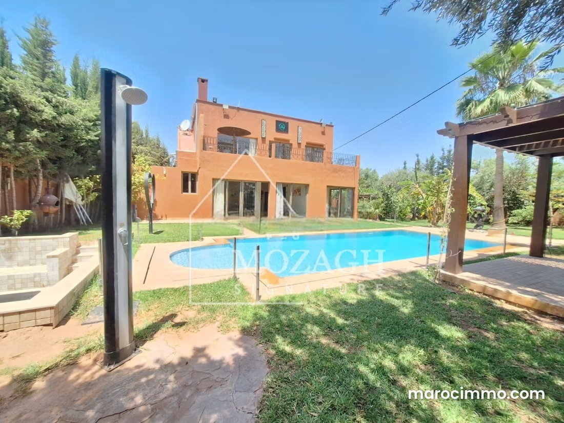 6-Bedroom Villa with Private Pool, Sidi Abdallah Ghiat — Sidi Abdallah Ghiat