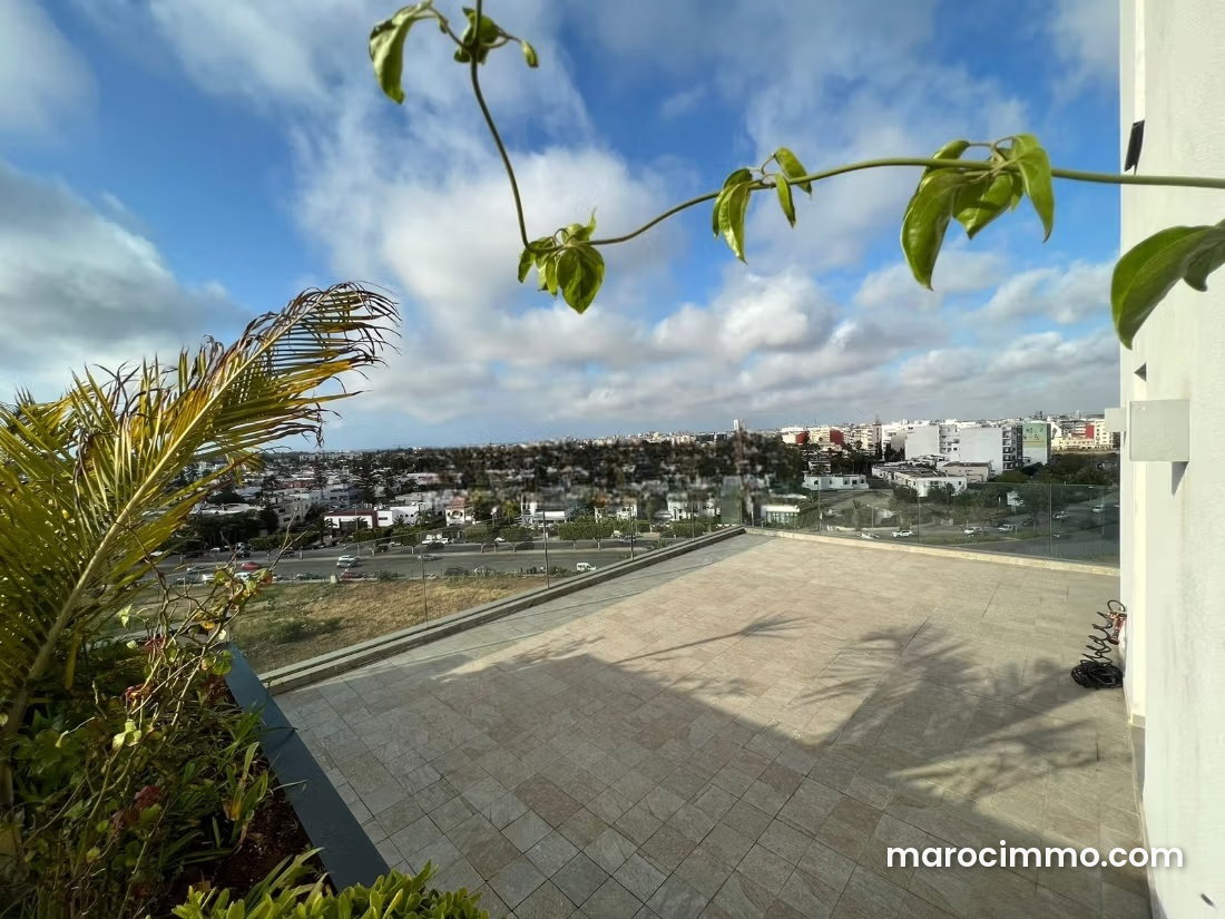 Appartement à louer à Casablanca Finance City, terrasse au 10e — Casablanca