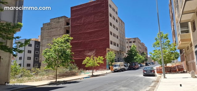 Lot de 150m² sur voie de 20m — 2