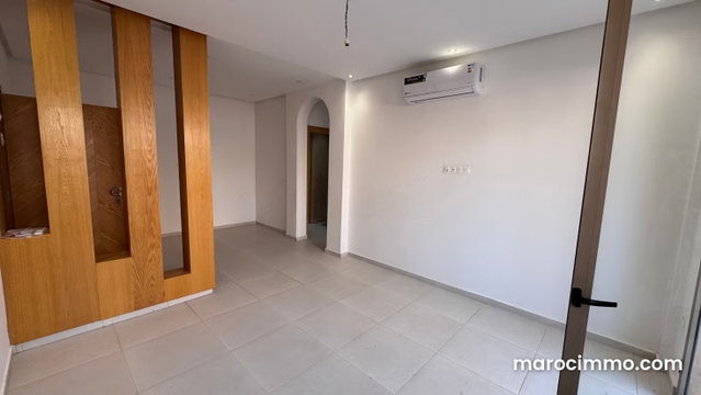New Ground Floor Apartment for Long-Term Rent with Large Private Garden — 4