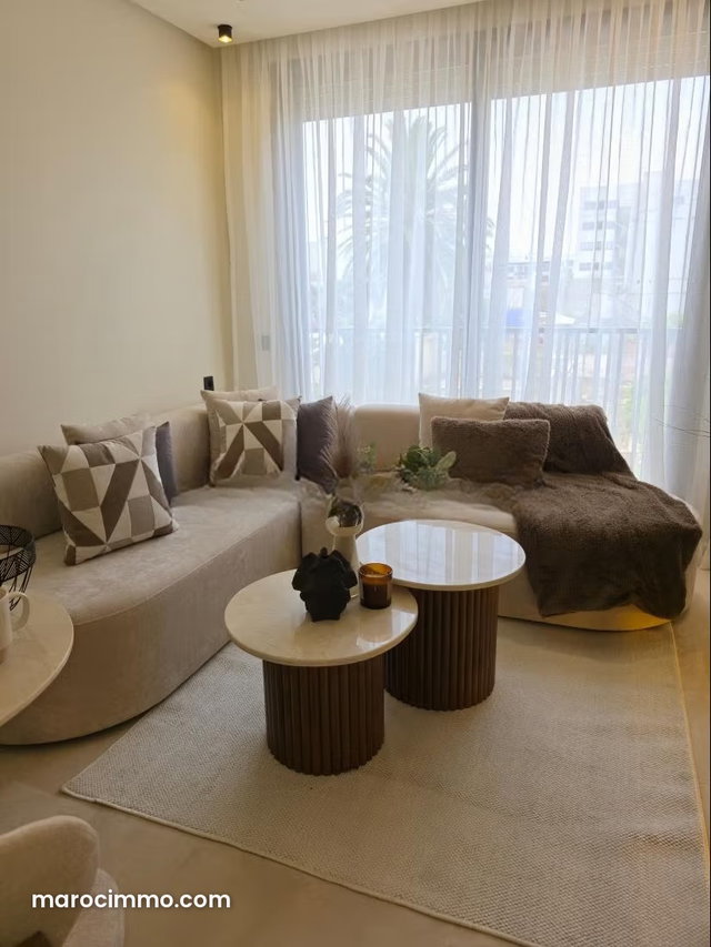 STUDIO à louer à Oasis. Surface de 44 m². Meublé — 2