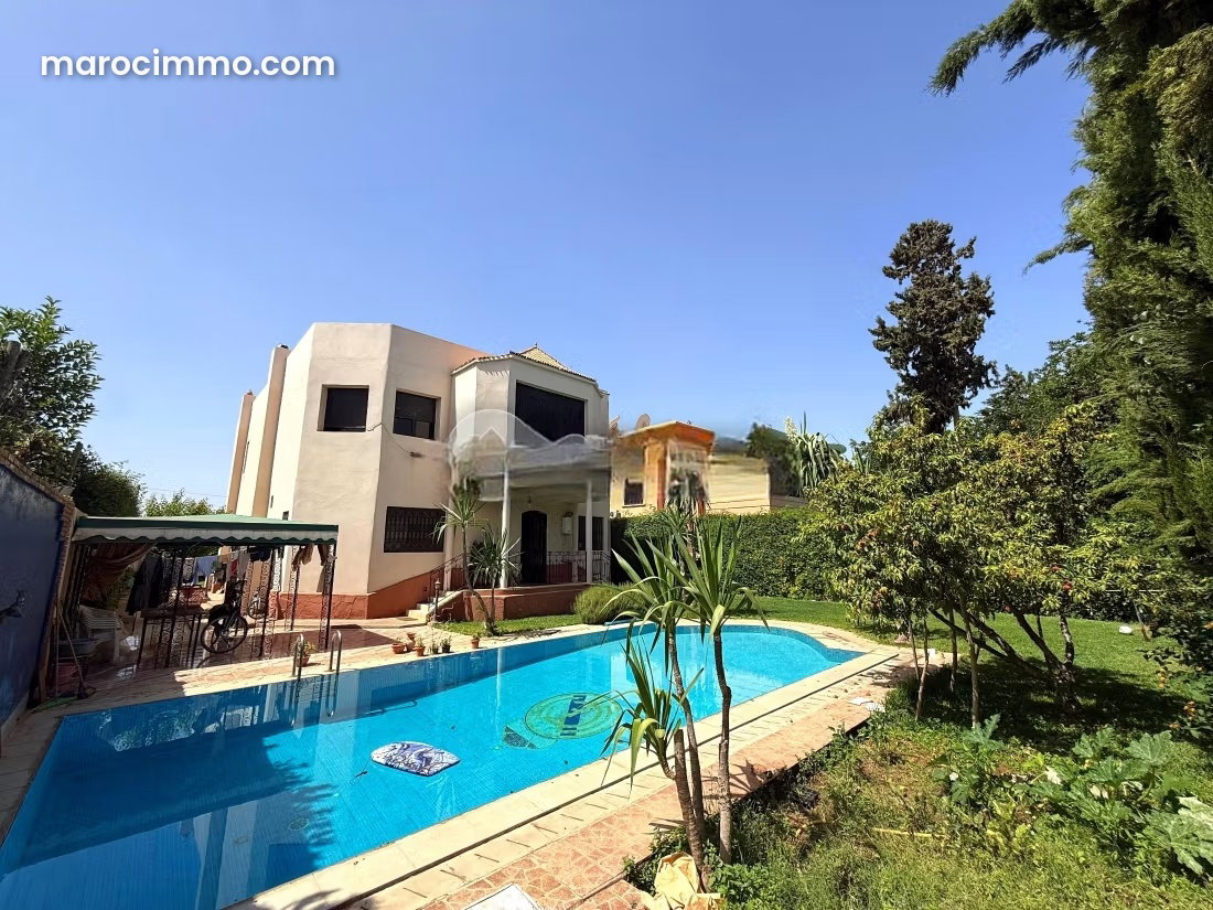 740 sqm villa with swimming pool and hammam, Hay Targa, Marrakech — Marrakesh