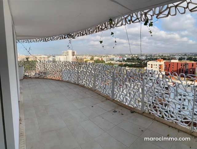 Sublime appartement vide à louer à CFC — 2