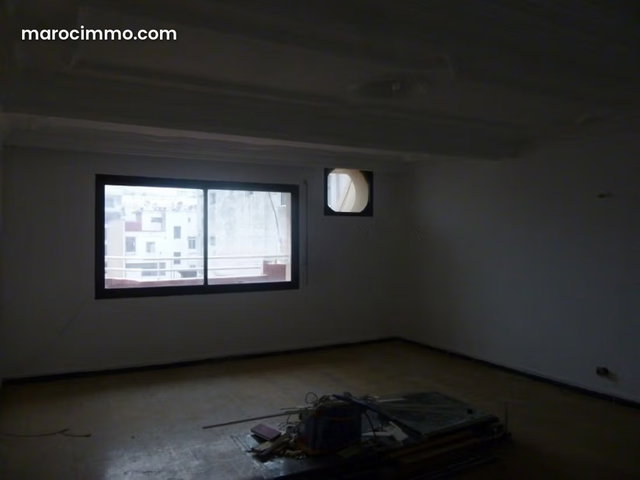 Plateau de bureau à louer sur GAUTHIER — 2