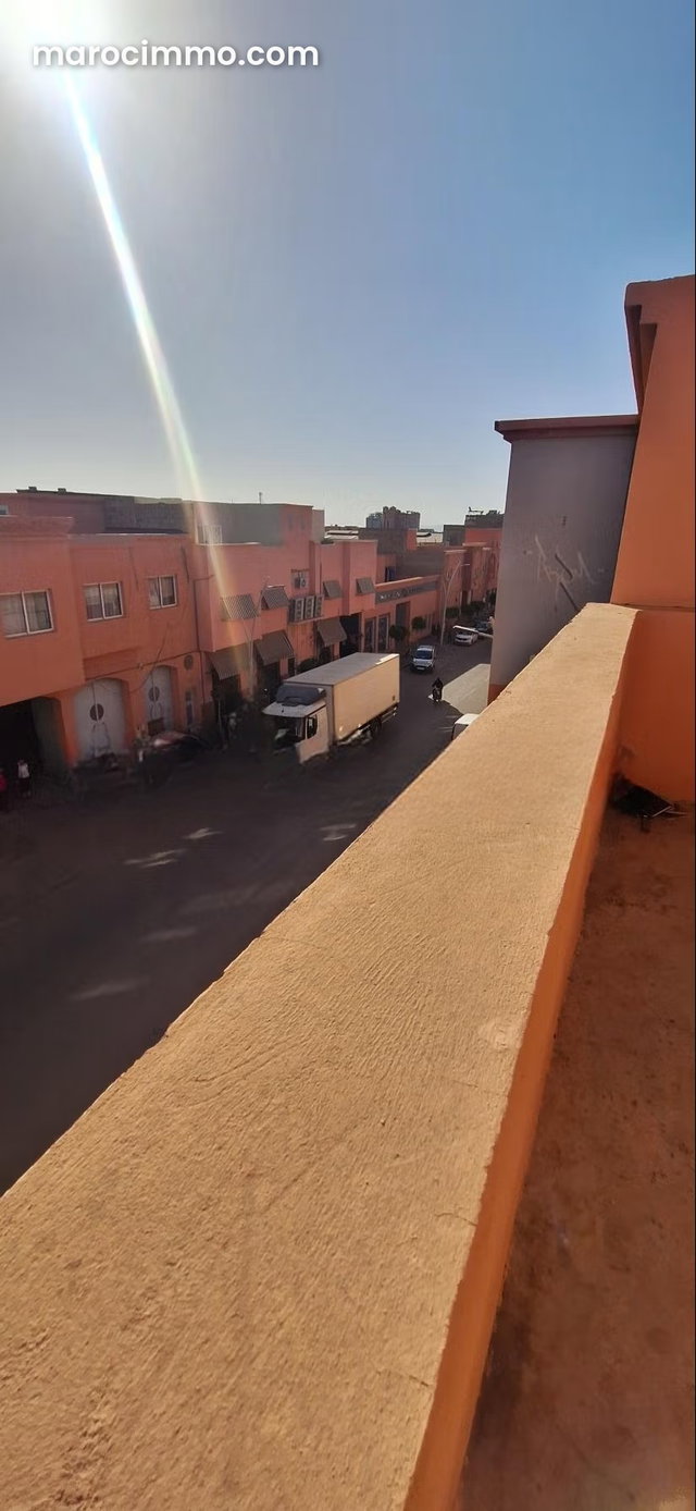 Local commercial showroom 1200m2 — 4