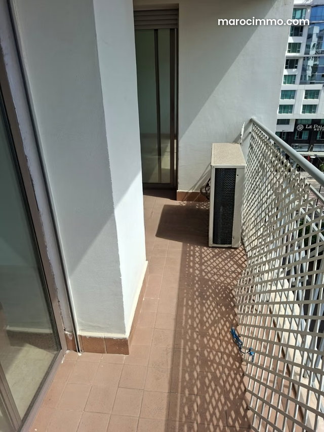 A vendre un joli appartement h. Stand avec terrasse balcon — 2