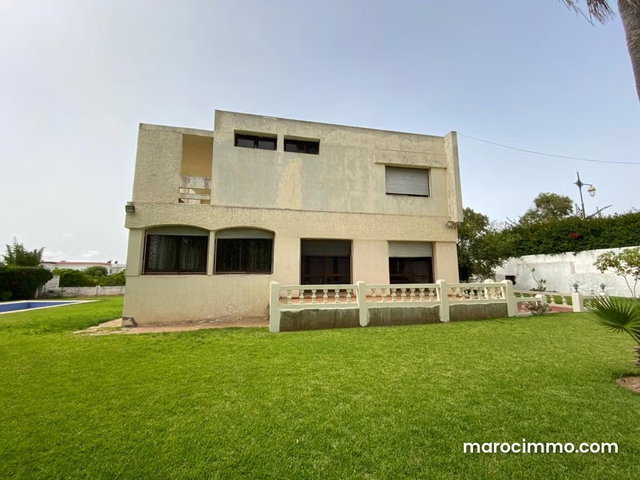 Villa a vendre a souissi — 2