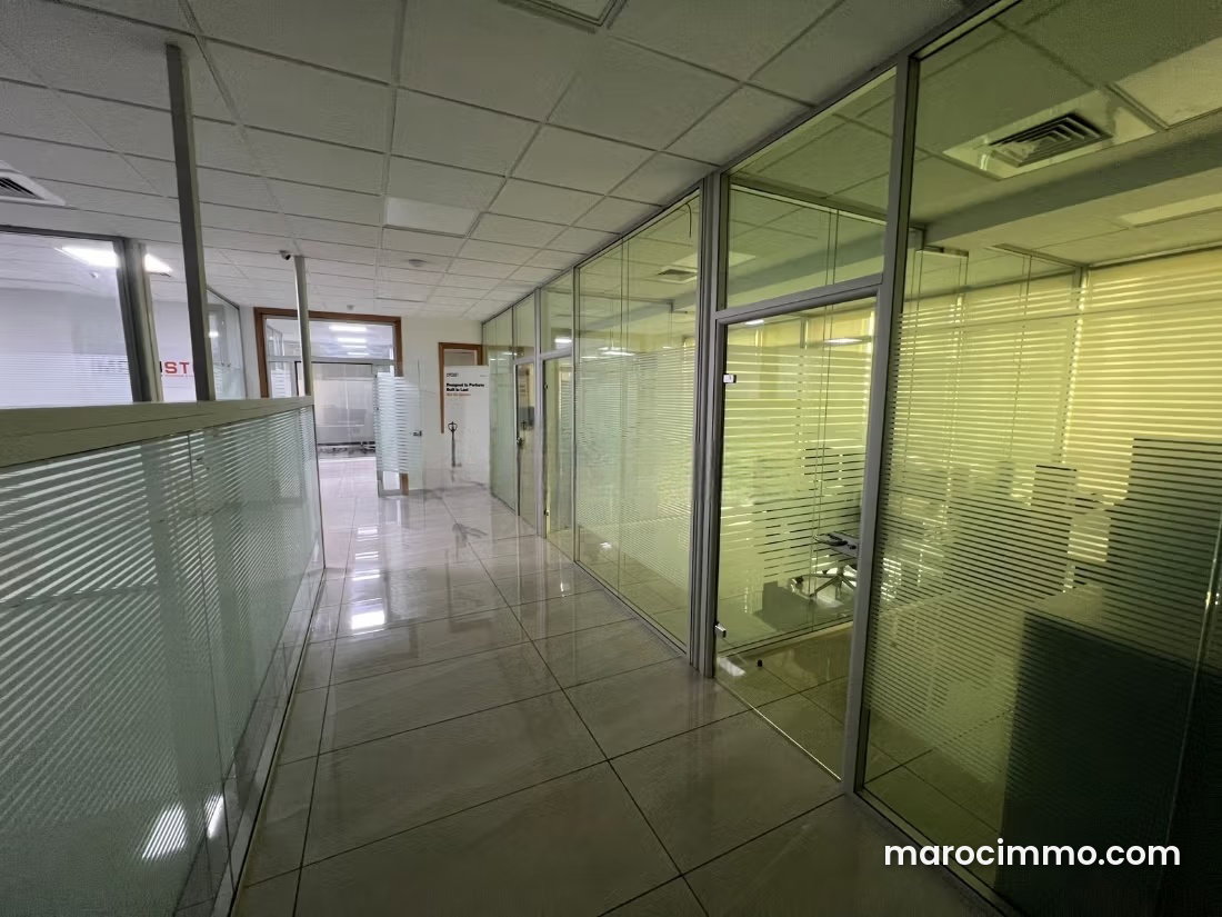 196 m² Office for Lease in Sidi Maarouf, Casablanca, Fitted Office Space — Casablanca