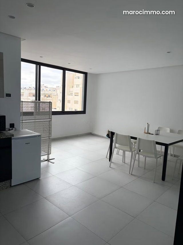 Offices for Rent in Ain Diab. 87 m² Surface. Residence with Concierge, General Air Conditioning — 4