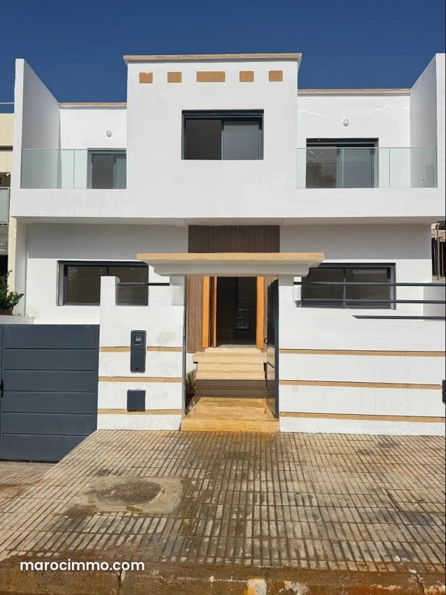 Somptueuse villa à vendre à Maamora. 7 pièces. Fenêtres avec double vitrage et porte blindée — 5