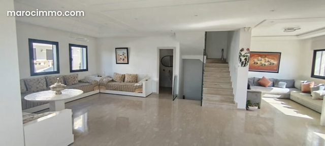 Triplex 3 façades résidence sécurisée — 2