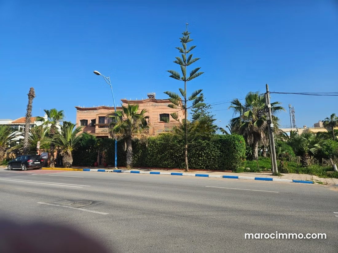 فيلا بحرية راقية للبيع بدار بوعزة — دار بوعزة