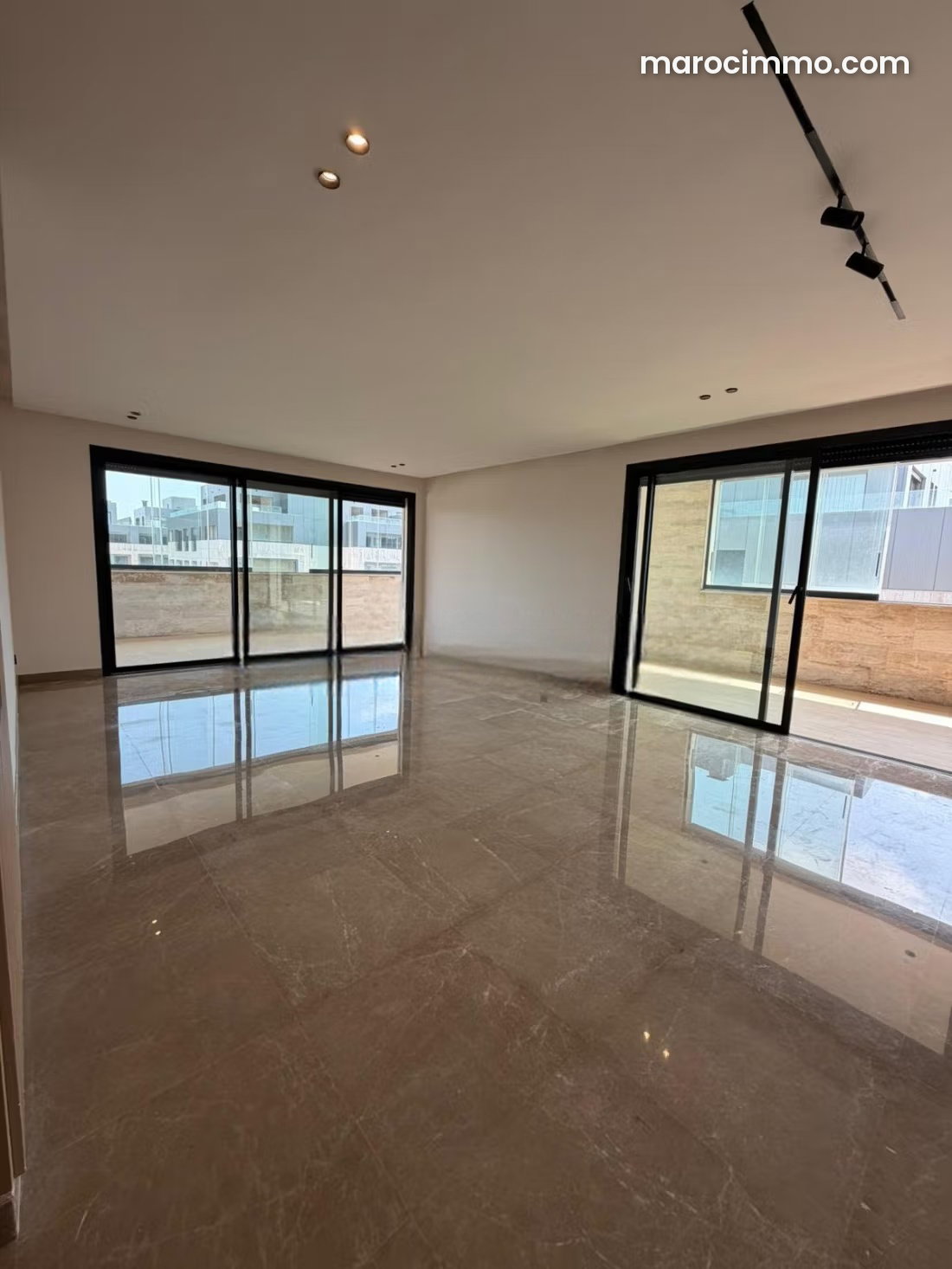 Bright 3-Bedroom Apartment for Rent, Souissi, Rabat — Rabat